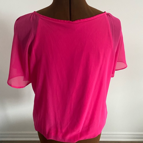💖LE CHATEAU 💖Blouse in pink and black. Size medium. Like new condition! - Picture 10 of 13